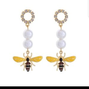 NWT Honey Bee Statement Earrings🐝🌼